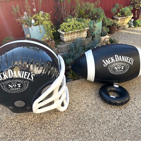 Jack Daniel’s Football Set - Picture 10 of 16